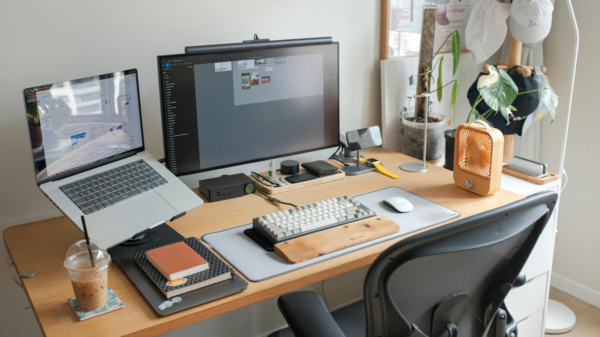 How to Organize Your Desk: 7 Useful Tips